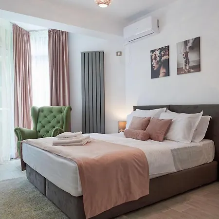 Sea La Vie 2br N Pool Năvodari