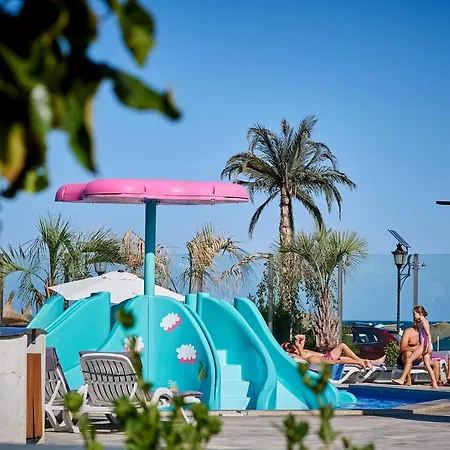 Sea La Vie 2br N Pool
