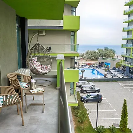 Sea La Vie 2br N Pool