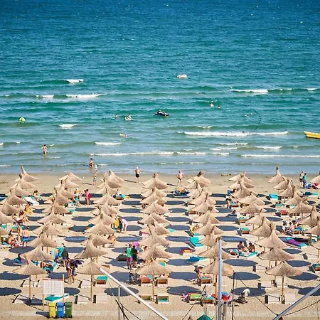 Sea La Vie 2br N Pool Apartment Navodari