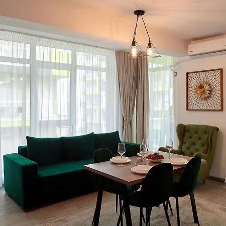 Sea La Vie 2br N Pool * Năvodari