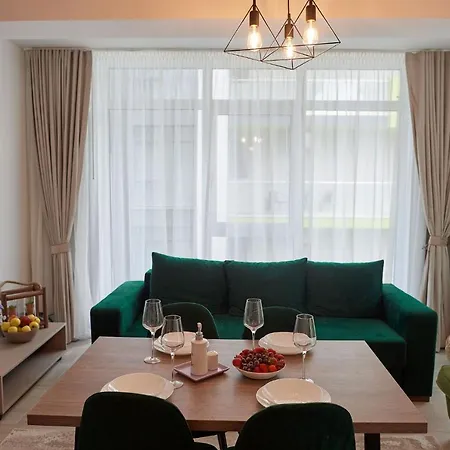Sea La Vie 2br N Pool Apartament Năvodari