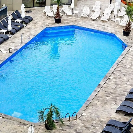 Sea La Vie 2br N Pool Apartament
