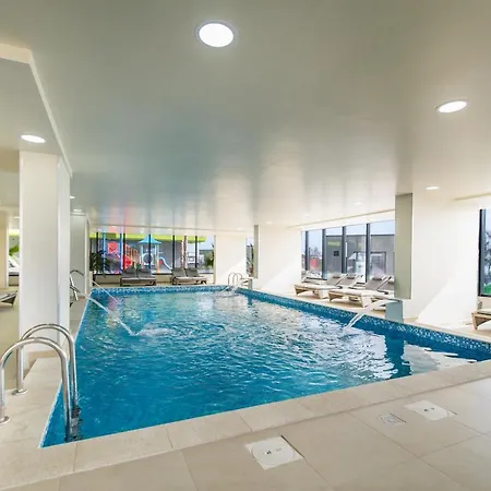 Apartment Sea La Vie 2br N Pool Navodari