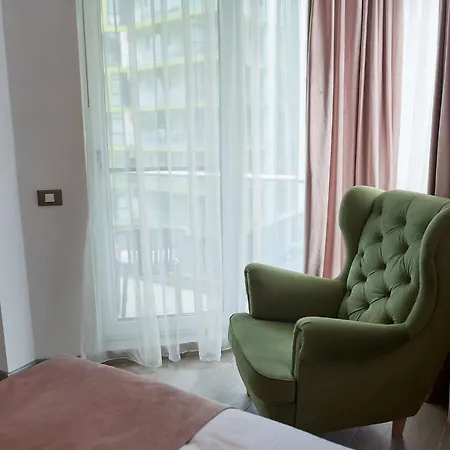 Sea La Vie 2br N Pool *